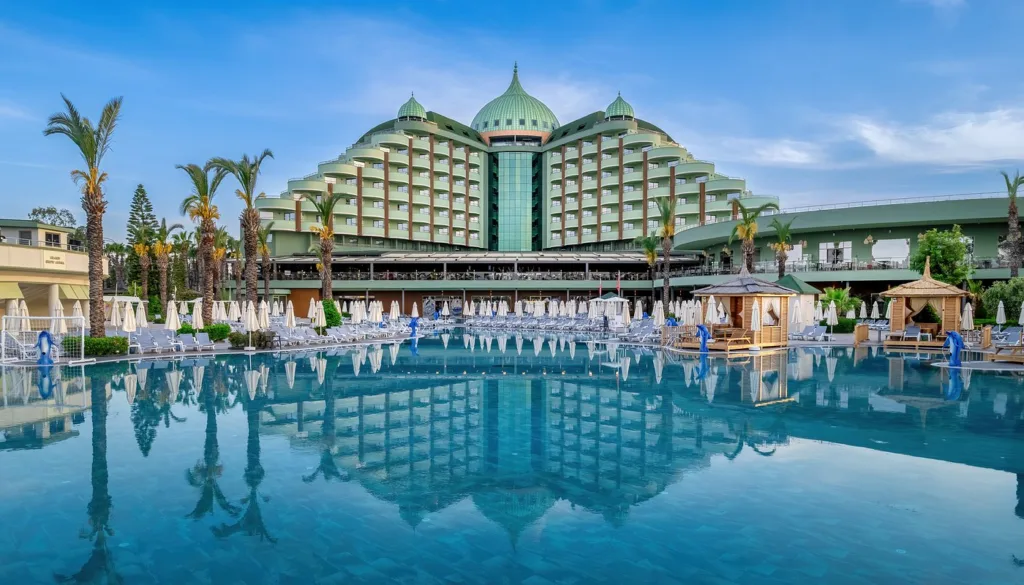 Delphin Palace 2 caption 4